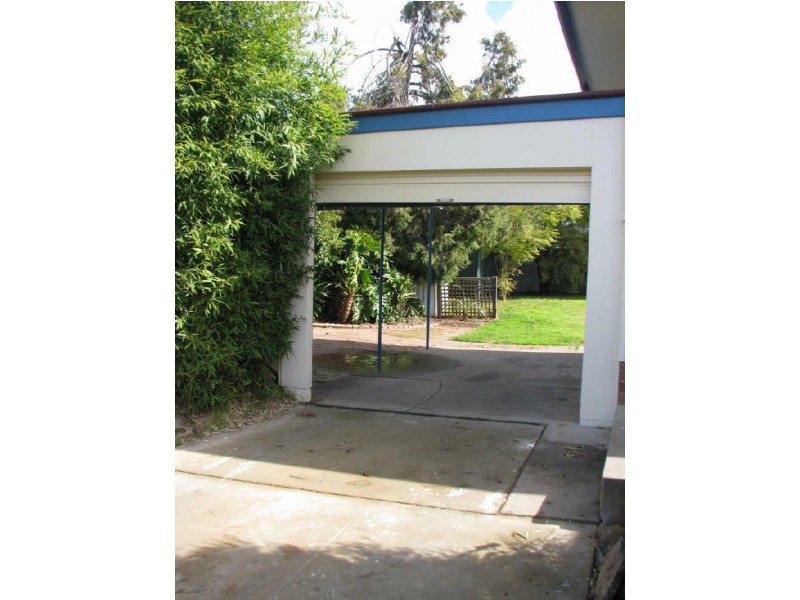 5 Ziegler Avenue, Kooringal NSW 2650