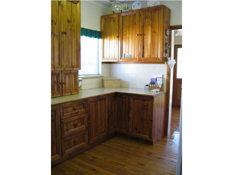 17 Ceduna Street, Mount Austin NSW 2650