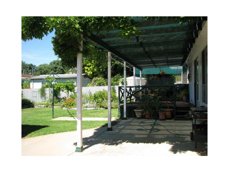 17 Ceduna Street, Mount Austin NSW 2650