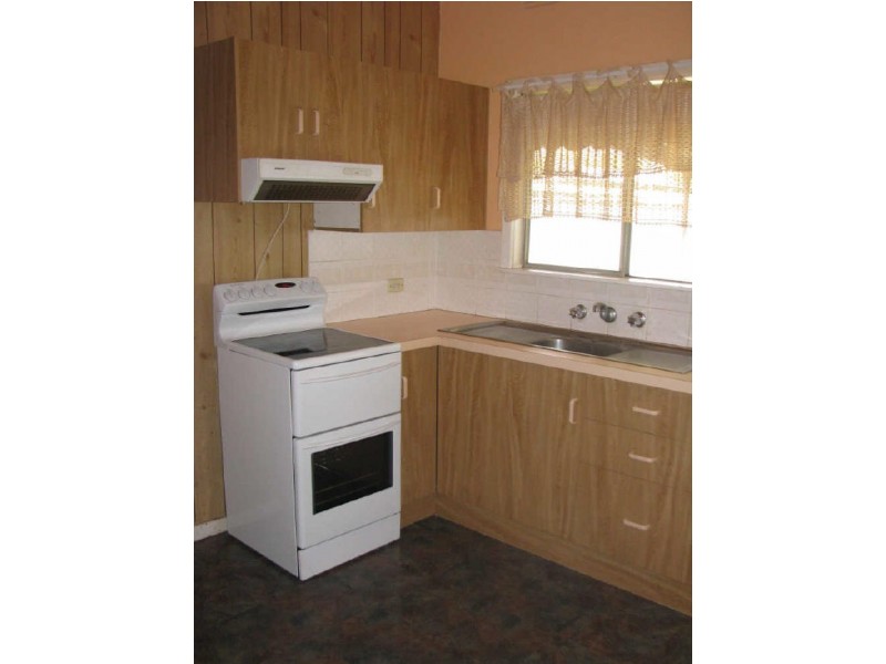 43 Tichborne Crescent, Kooringal NSW 2650