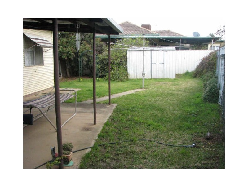 43 Tichborne Crescent, Kooringal NSW 2650