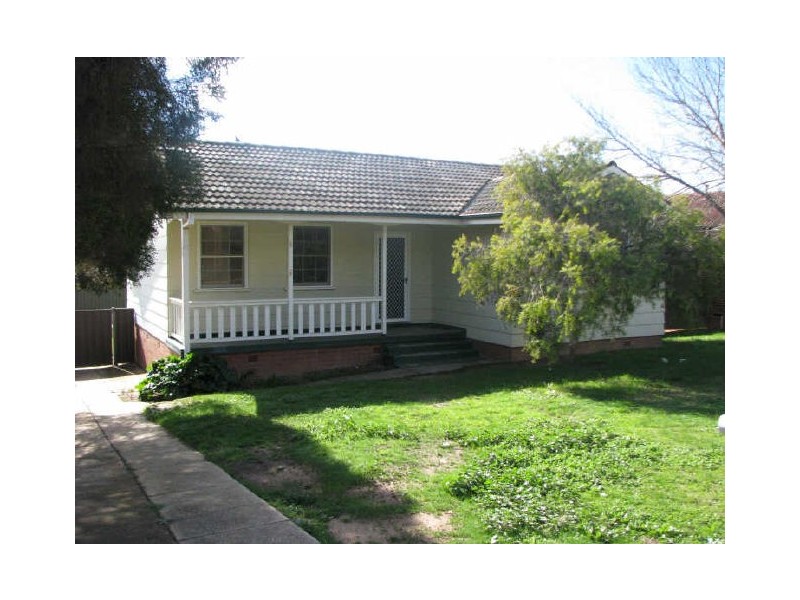 13 Connorton Street, Wagga Wagga NSW 2650