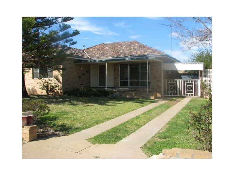 10 Walteela Avenue, Mount Austin NSW 2650