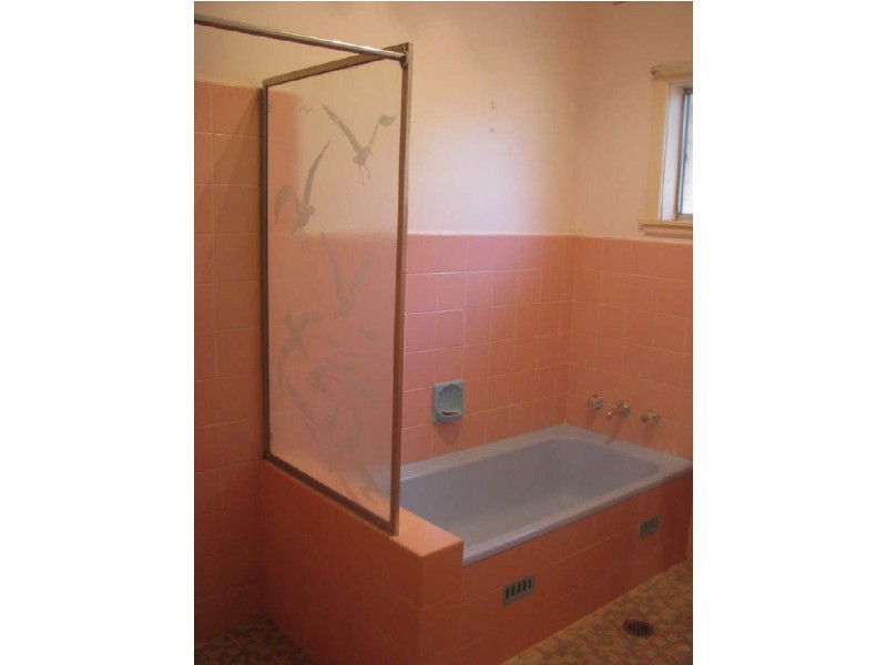 10 Walteela Avenue, Mount Austin NSW 2650