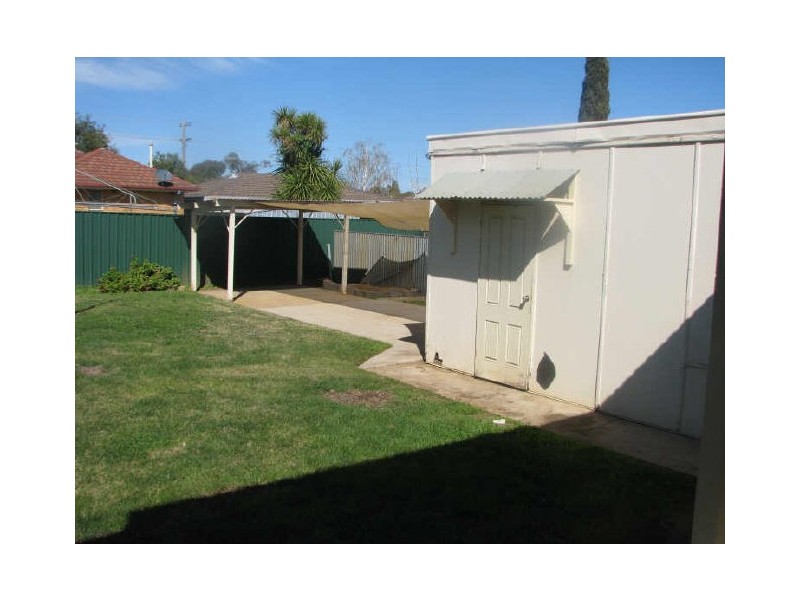 10 Walteela Avenue, Mount Austin NSW 2650