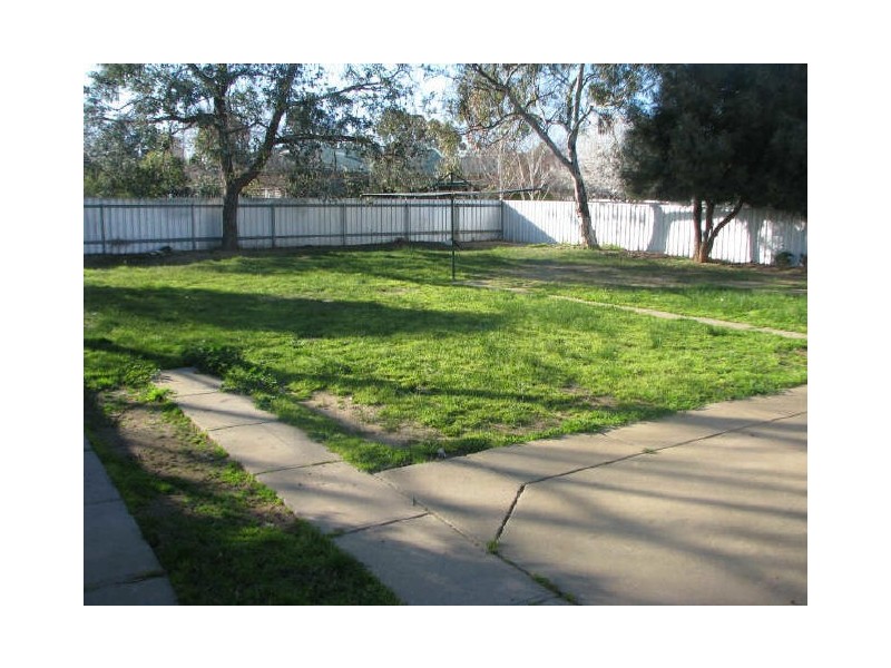3 Warren Place, Mount Austin NSW 2650