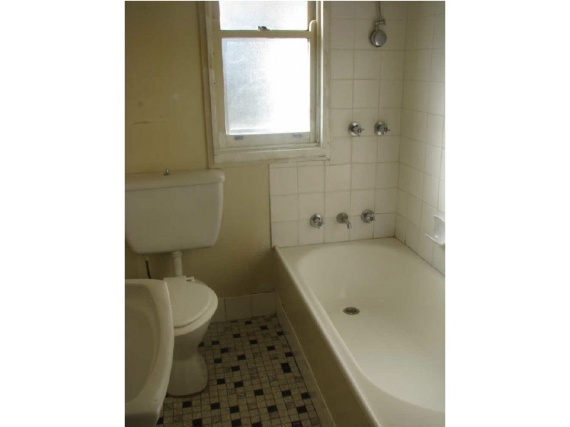 3 Warren Place, Mount Austin NSW 2650
