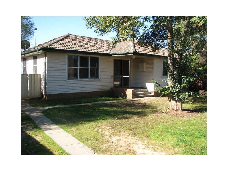 11 Madang Street, Ashmont NSW 2650