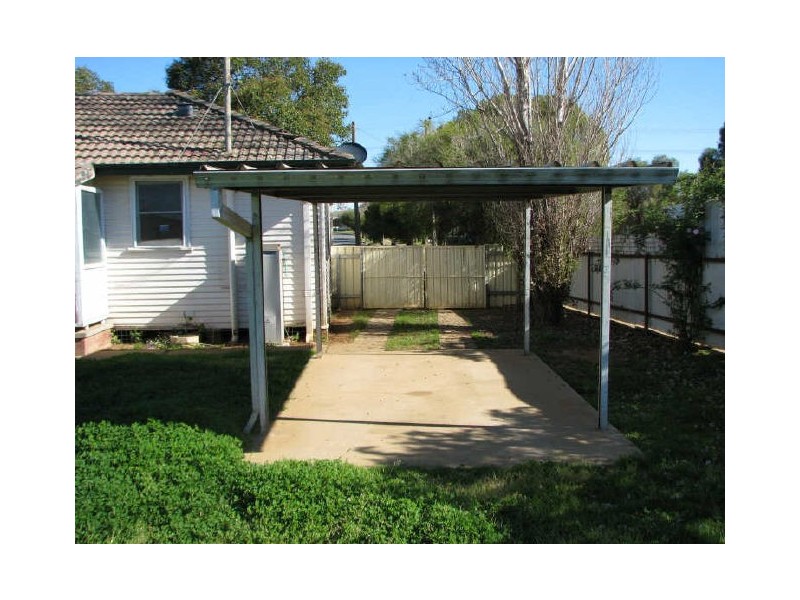 11 Madang Street, Ashmont NSW 2650