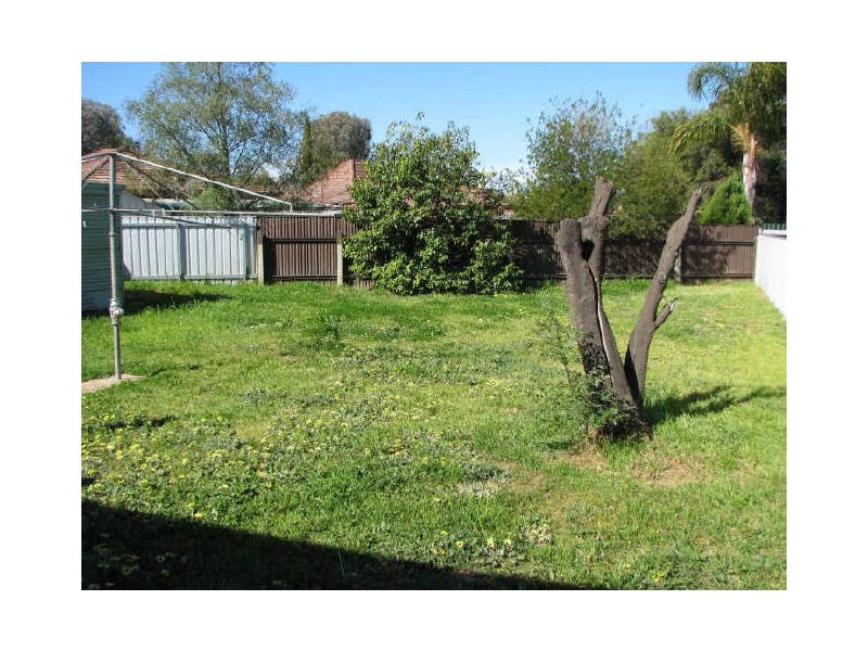 6 Chifley Crescent, Kooringal NSW 2650