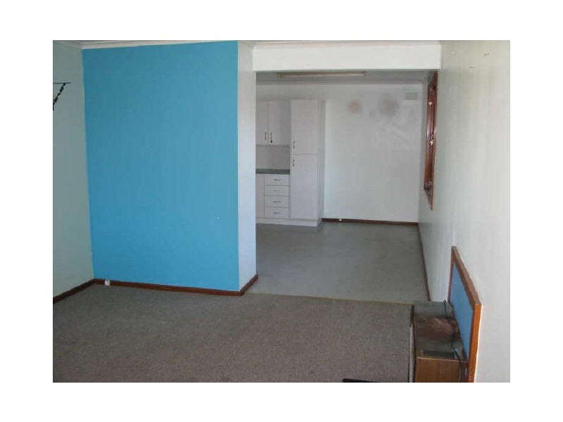 6 Chifley Crescent, Kooringal NSW 2650