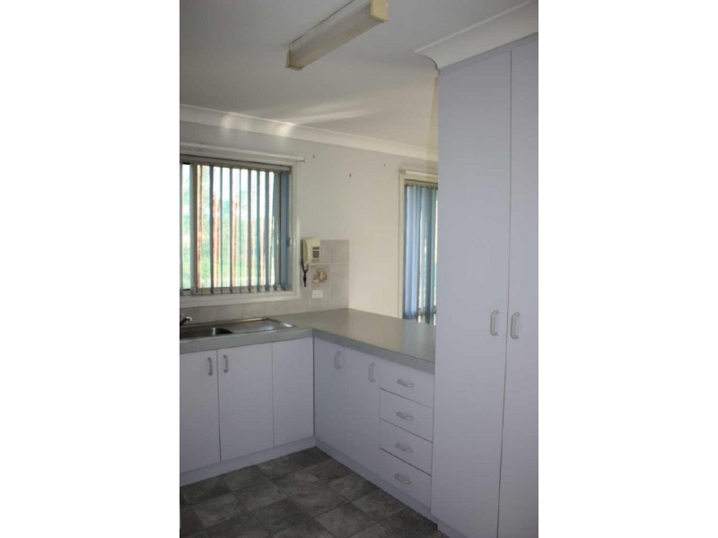 18 Eldershaw Drive, Forest Hill NSW 2651