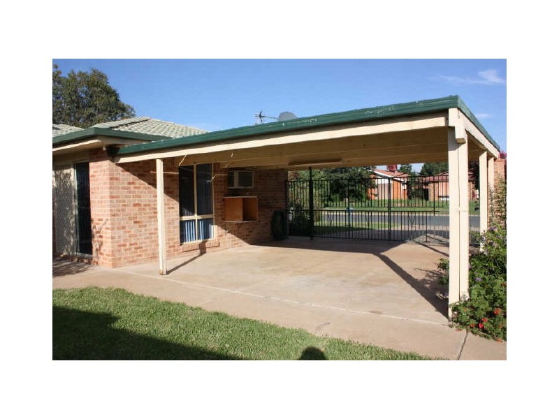 18 Eldershaw Drive, Forest Hill NSW 2651