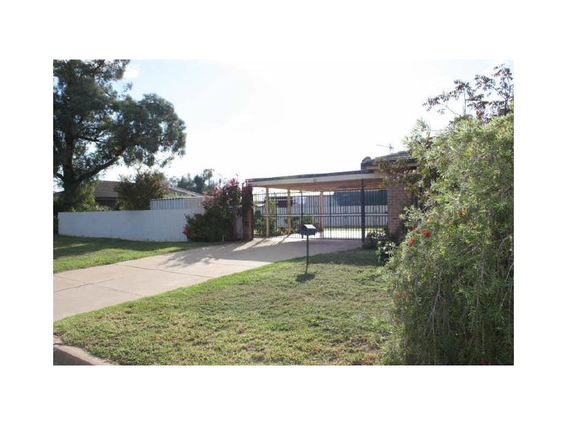 18 Eldershaw Drive, Forest Hill NSW 2651