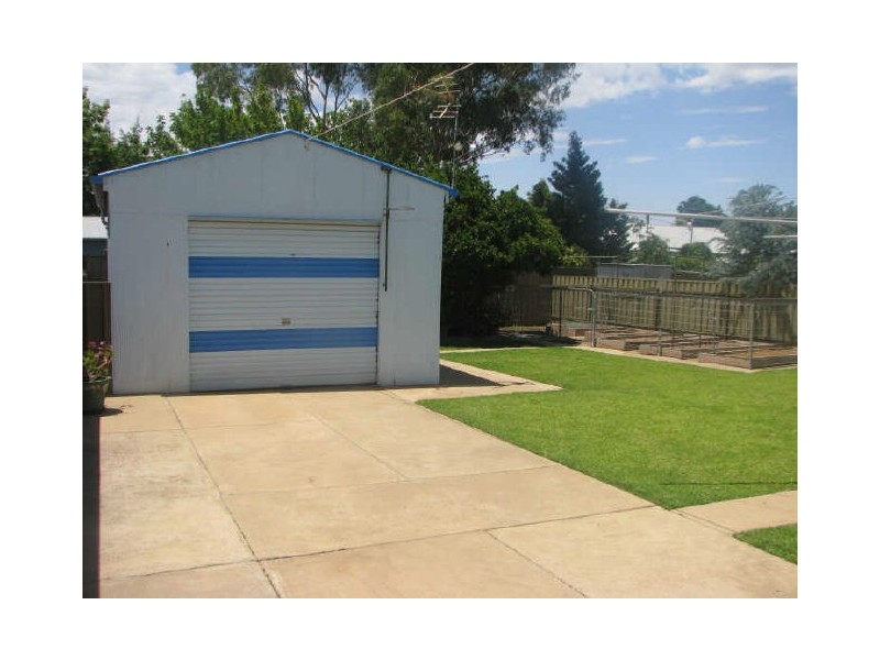 9 Paull Street, Kooringal NSW 2650
