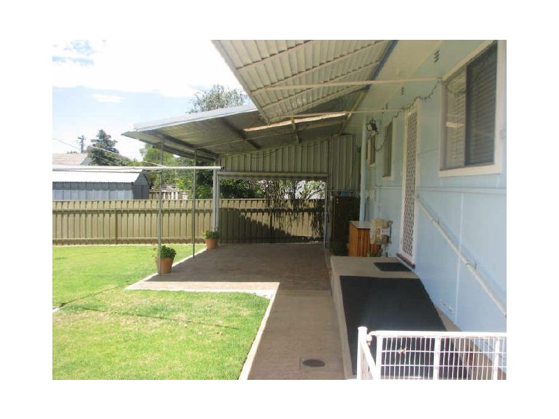 9 Paull Street, Kooringal NSW 2650