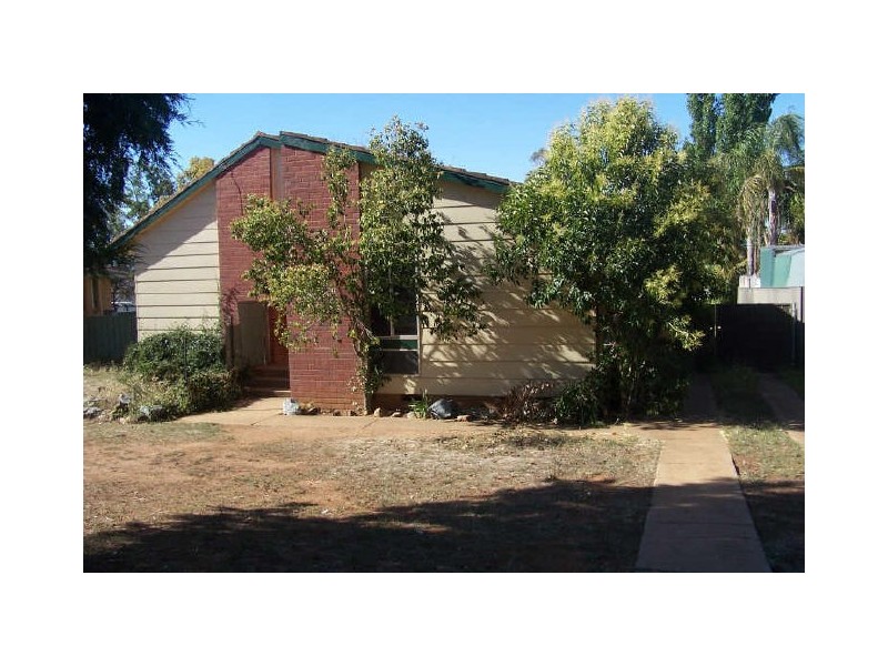 42 Callaghan Street, Ashmont NSW 2650