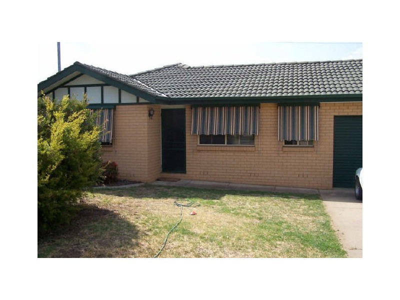 4 Girraween Mews, Glenfield Park NSW 2650