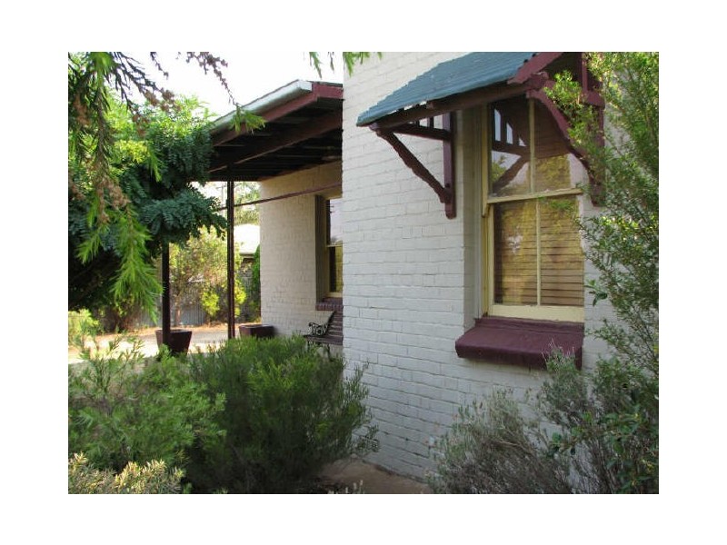 18 Broadway Street, Junee NSW 2663