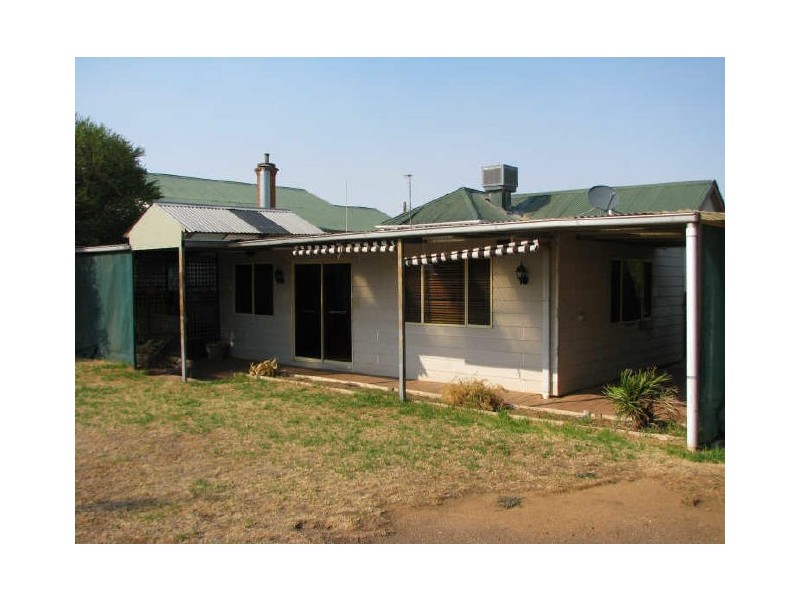 18 Broadway Street, Junee NSW 2663