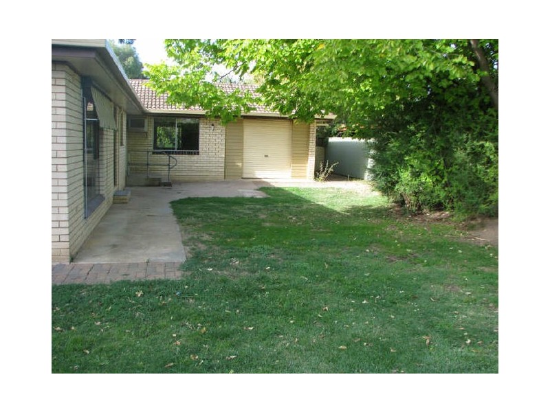 448 Lake Albert Road, Lake Albert NSW 2650