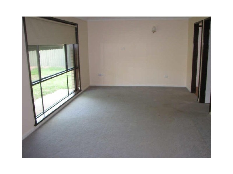 448 Lake Albert Road, Lake Albert NSW 2650