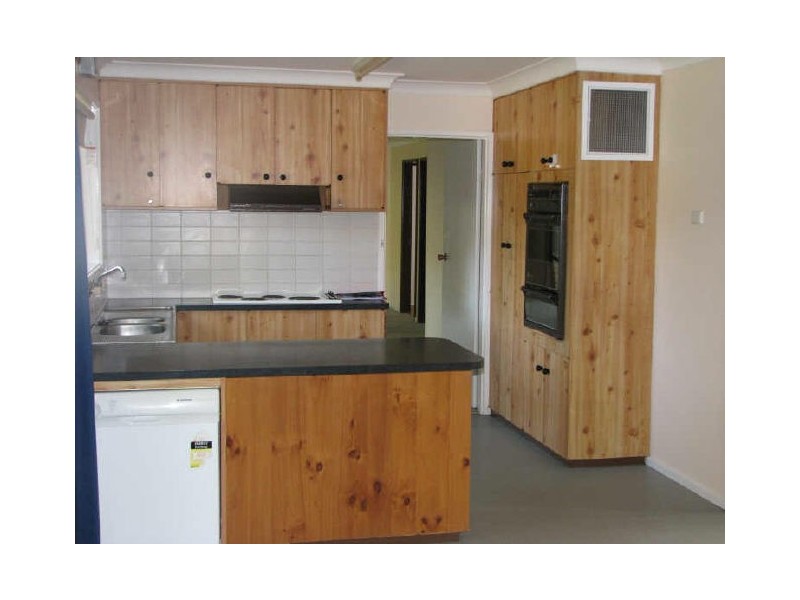 448 Lake Albert Road, Lake Albert NSW 2650