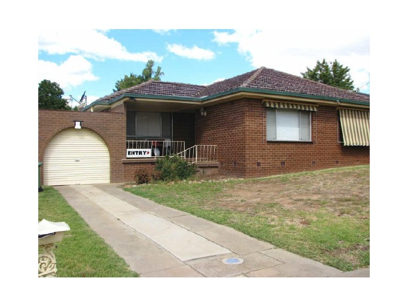 29 Waranga Avenue, Mount Austin NSW 2650