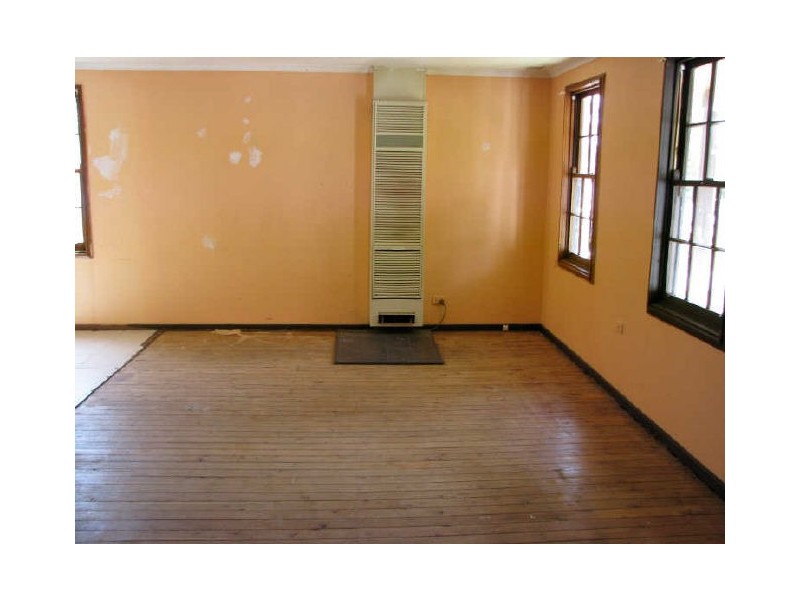 16 Warren Place, Mount Austin NSW 2650