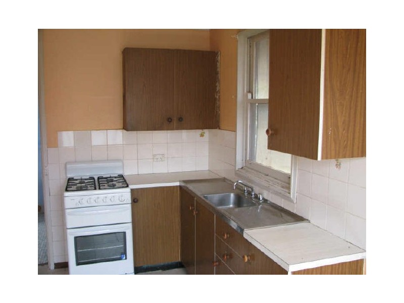 16 Warren Place, Mount Austin NSW 2650