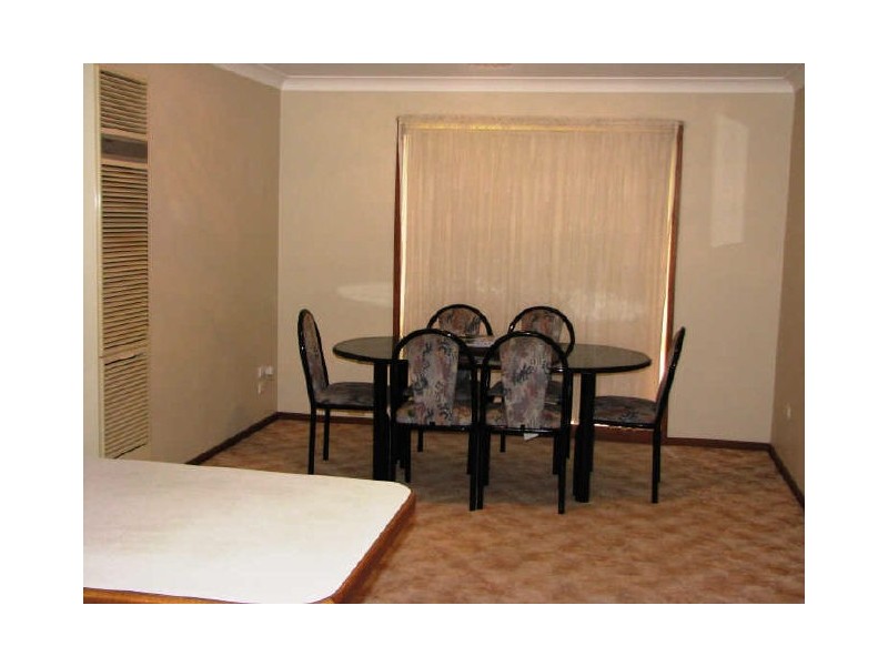 88 Undurra Drive, Glenfield Park NSW 2650