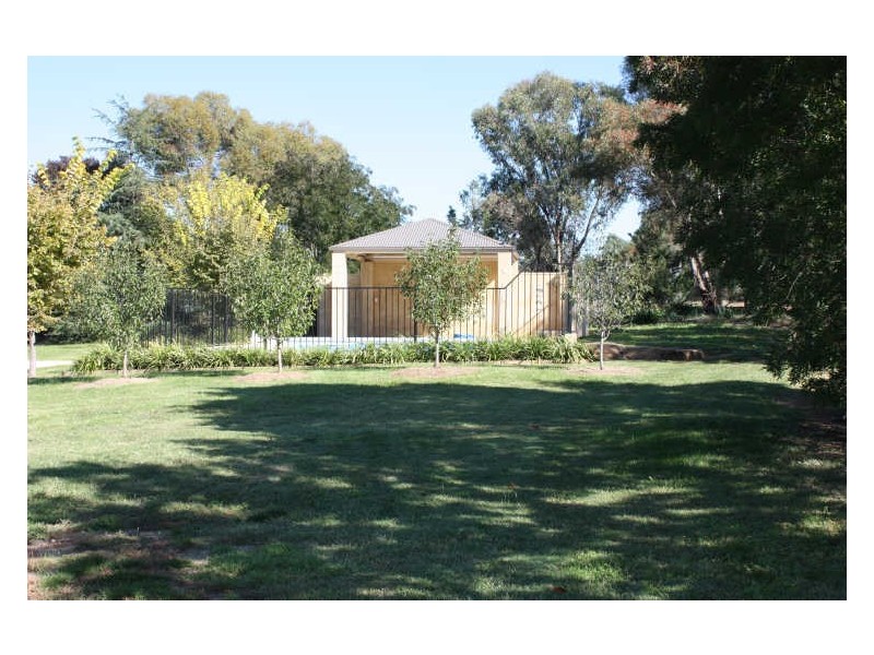 6 Featherwood Drive, Wagga Wagga NSW 2650