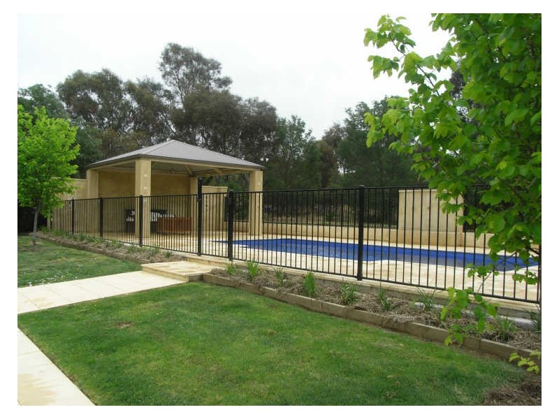 6 Featherwood Drive, Wagga Wagga NSW 2650