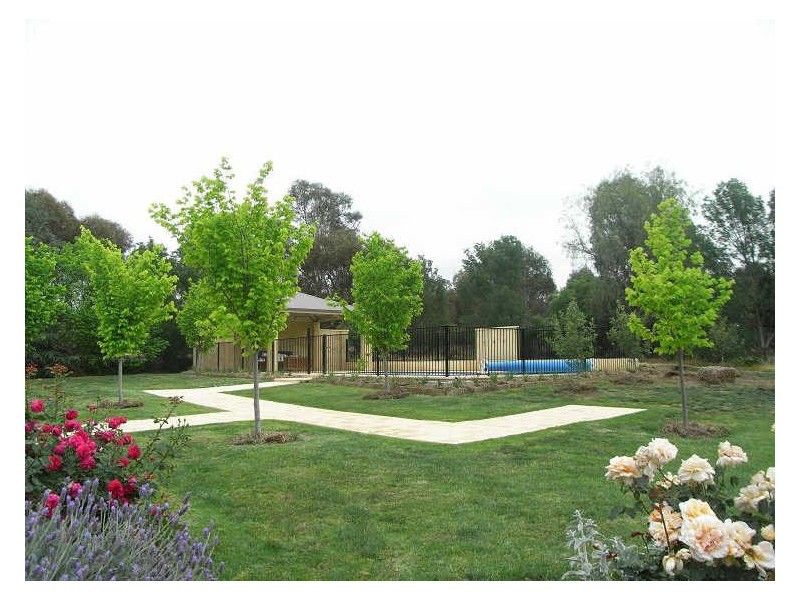 6 Featherwood Drive, Wagga Wagga NSW 2650