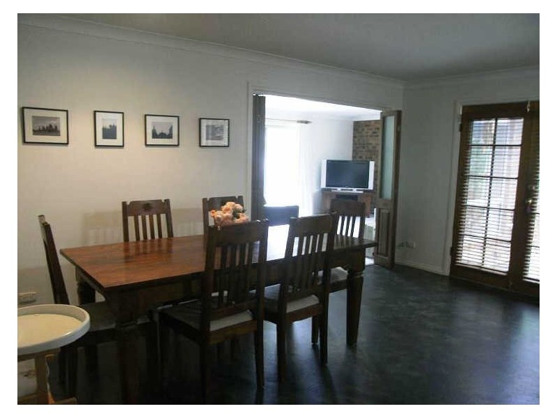 6 Featherwood Drive, Wagga Wagga NSW 2650