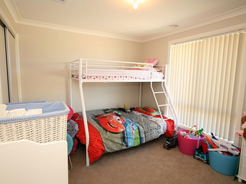 2/4 Quandong Place, Forest Hill NSW 2651