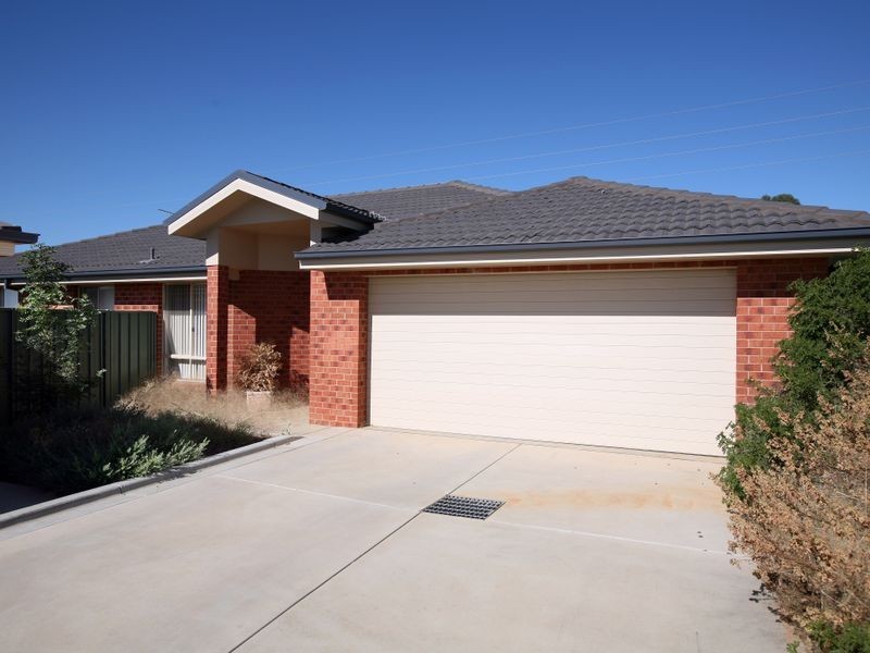 2/4 Quandong Place, Forest Hill NSW 2651