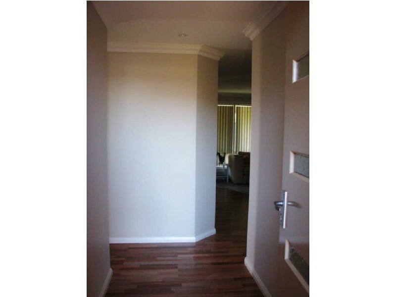 2/4 Quandong Place, Forest Hill NSW 2651