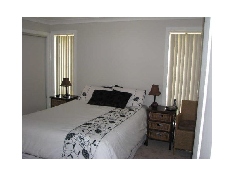 2/4 Quandong Place, Forest Hill NSW 2651