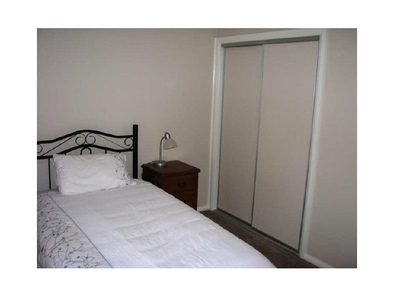 2/4 Quandong Place, Forest Hill NSW 2651
