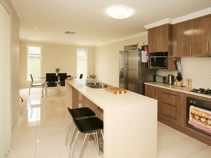 1/5 Quandong Place, Forest Hill NSW 2651