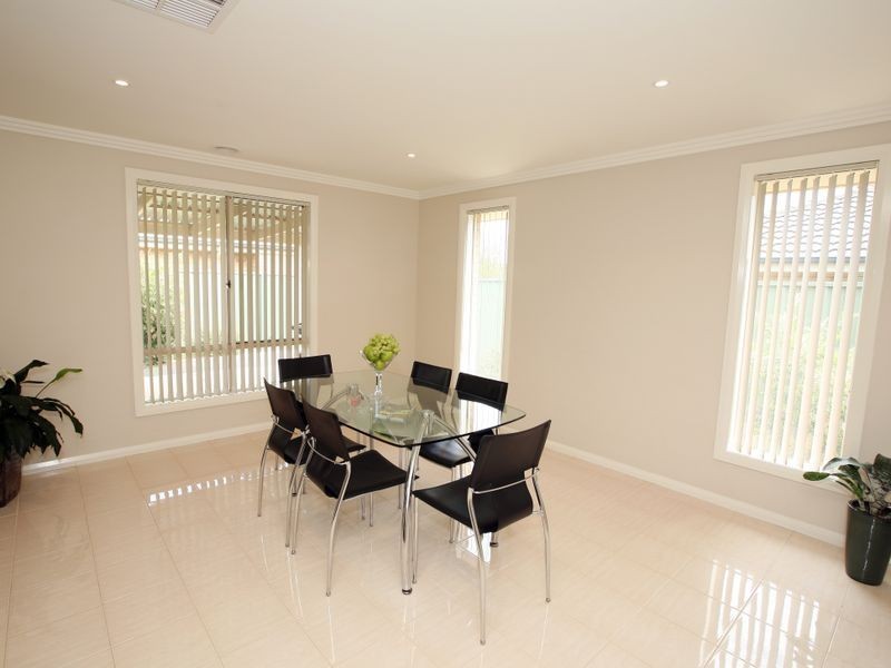 1/5 Quandong Place, Forest Hill NSW 2651