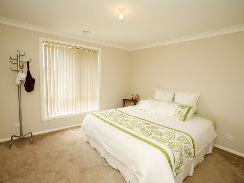 1/5 Quandong Place, Forest Hill NSW 2651