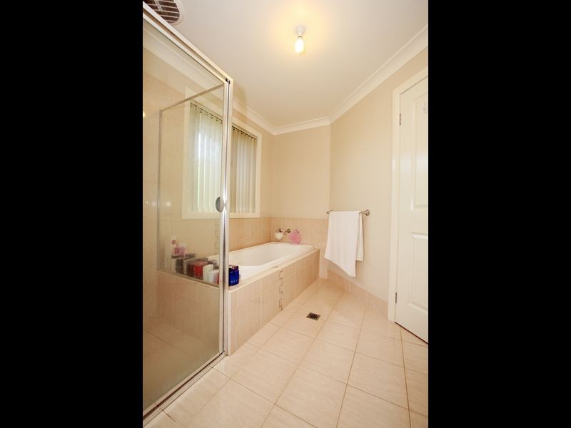 1/5 Quandong Place, Forest Hill NSW 2651