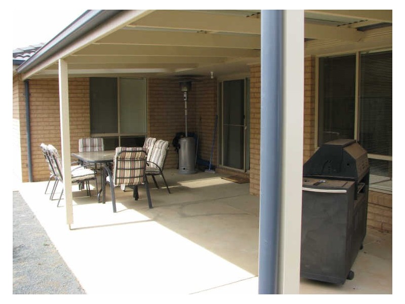 2/5 Quandong Place, Forest Hill NSW 2651