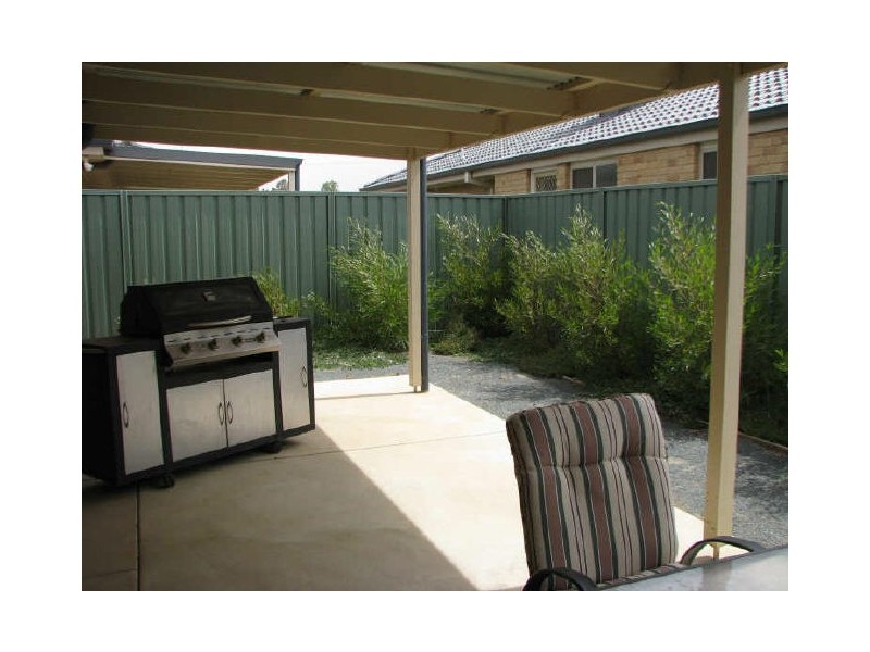 2/5 Quandong Place, Forest Hill NSW 2651