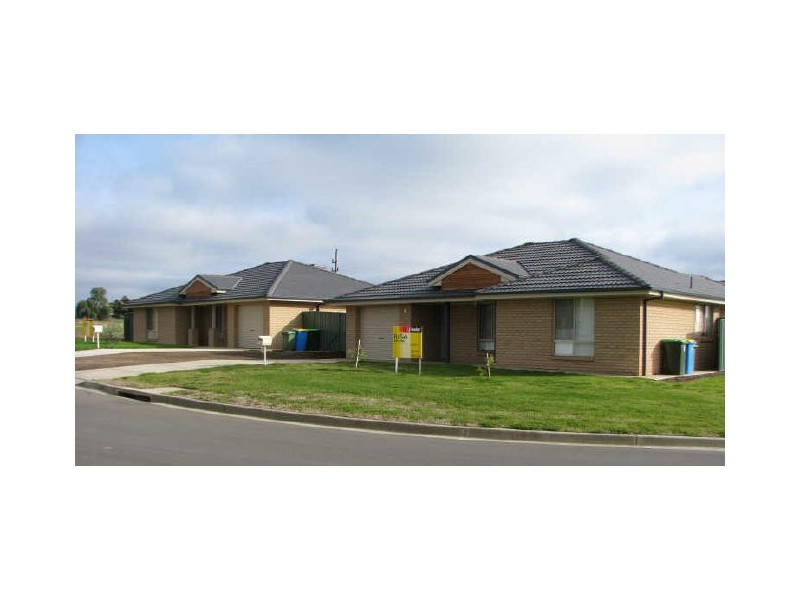 2/5 Quandong Place, Forest Hill NSW 2651