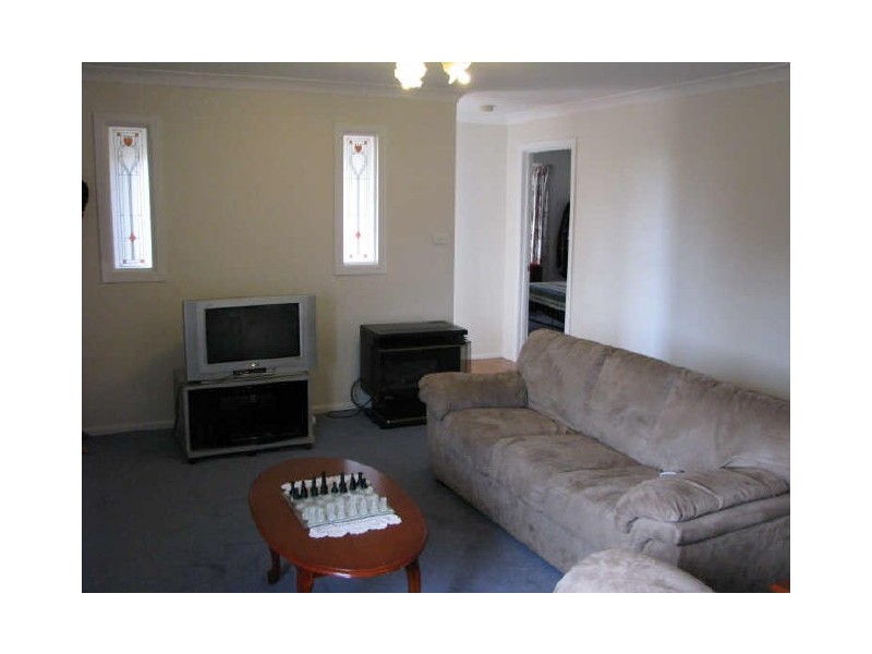 24 Woomera Place, Glenfield Park NSW 2650