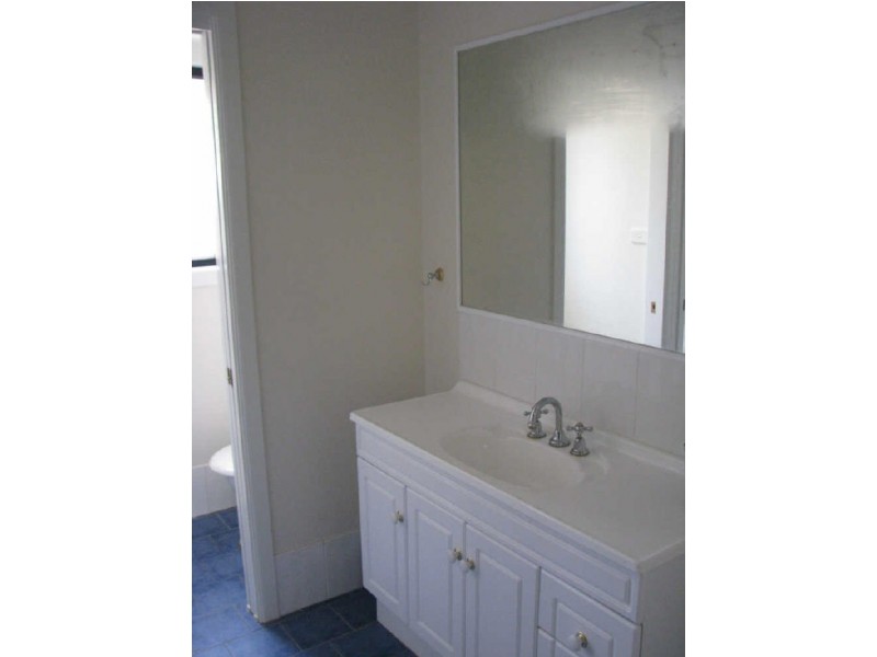 24 Woomera Place, Glenfield Park NSW 2650