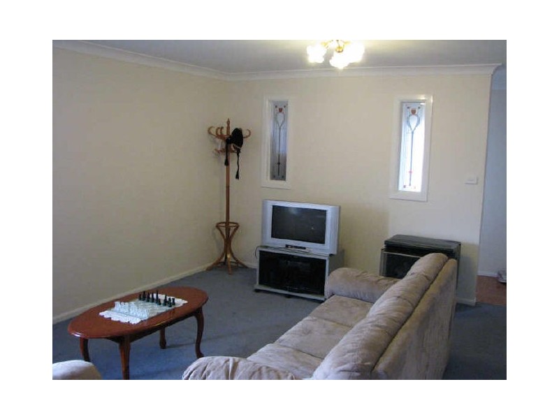 24 Woomera Place, Glenfield Park NSW 2650